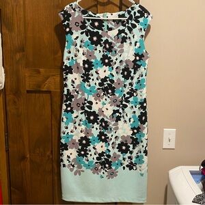 Sleeveless Professional Dress